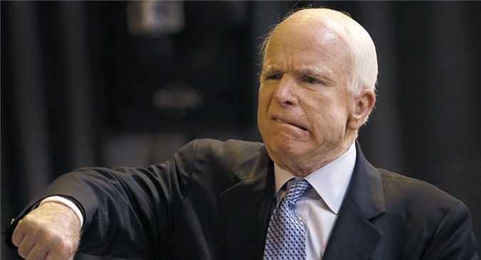 McCain cảnh báo Trump không " tái thiết lập" quan hệ với Nga