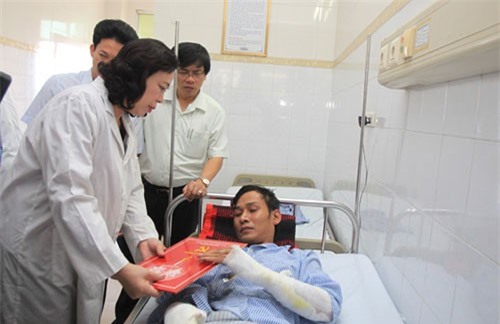 Nổ bốt điện ở Hà Đông: Phó bí thư Hà Nội thăm hỏi nạn nhân 