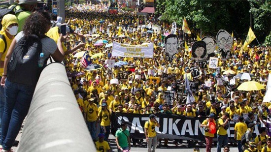 Dân đổ xuống đường biểu tình đòi Thủ tướng Malaysia từ chức