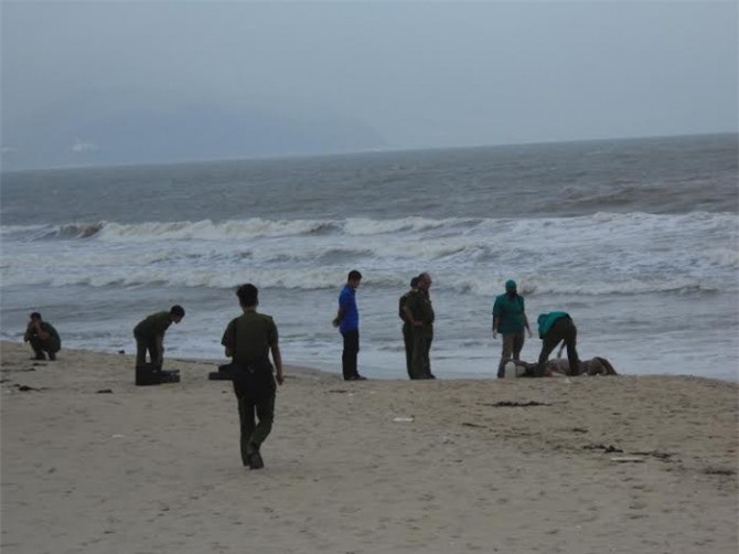 Đi đánh cá, ngư dân phát hoảng thấy thi thể không đầu trôi trên biển