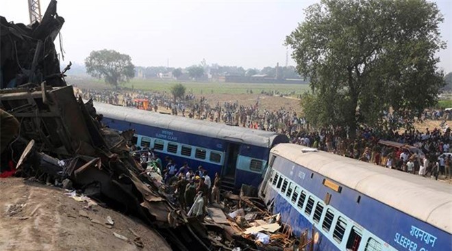Hiện trường vụ tai nạn thảm khốc ở Ấn Độ
