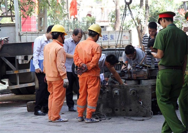 Nổ bốt điện ở Hà Đông: Những tình tiết đáng chú ý