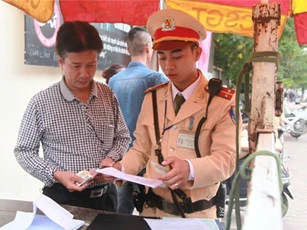 Phạt xe không chính chủ: Xử lý nghiêm các trường hợp gian dối