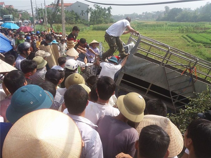 Tai nạn thảm khốc ở Ba Vì, 2 người tử vong tại chỗ