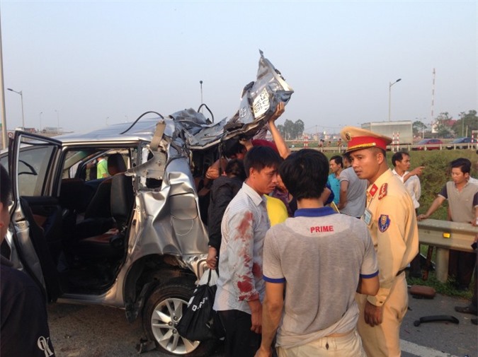 Vụ tai nạn trên cao tốc: Thủ tướng chỉ đạo khắc phục hậu quả