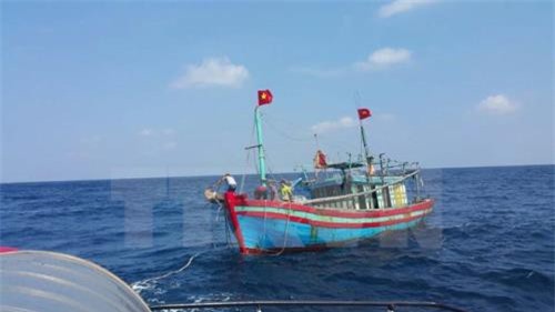 Cứu thành công 18 thuyền viên gặp nạn trên biển