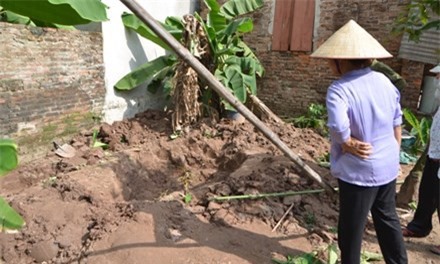 Hai bé gái nghi bị giết ở Hà Nội: Thi thể được chôn sát giường gia đình nghi phạm