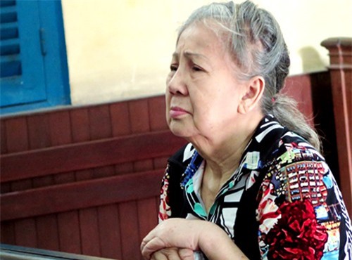 Vì sao cụ bà 73 tuổi vận chuyển gần 3kg heroin thoát án tử?