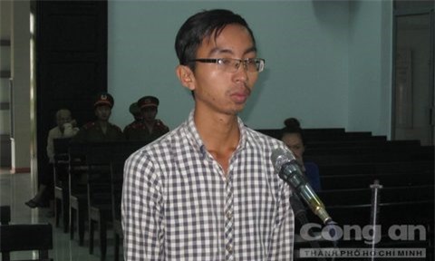 Đu dây thừng vào ngân hàng ăn trộm, nhân viên bảo vệ lãnh án tù