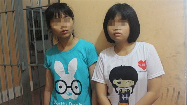 Hai thiếu nữ nghi đồng tính cướp xe máy của bà bầu