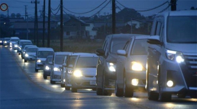 Thán phục người Nhật sơ tán sóng thần vẫn trật tự xếp hàng