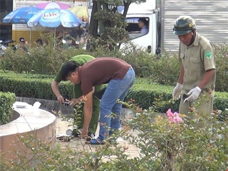  Người đàn ông sùi bọt mép giữa đường, nghi uống thuốc trừ sâu