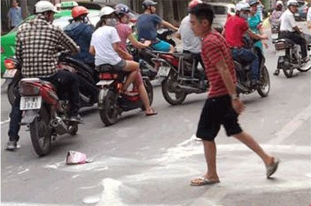 Ông bố đập 7 hộp sữa phản đối siêu thị lĩnh 9 tháng tù treo