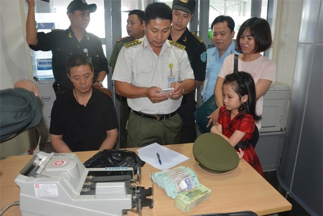 Bắt hành khách Trung Quốc trộm hơn 400 triệu đồng trên máy bay