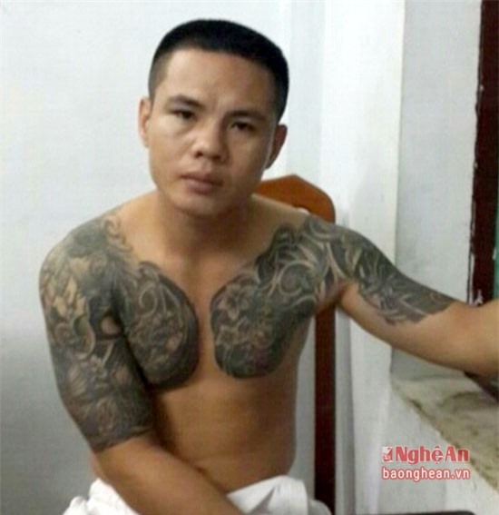 Bắt kẻ đi hát karaoke, đâm trọng thương 2 người rồi bỏ trốn