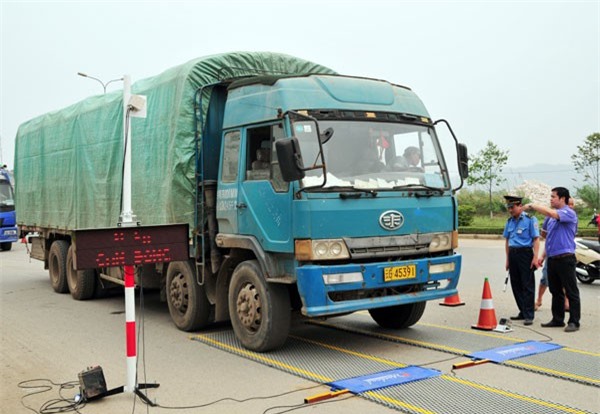 Thủ tướng Chỉ thị tăng cường kiểm soát tải trọng phương tiện giao thông