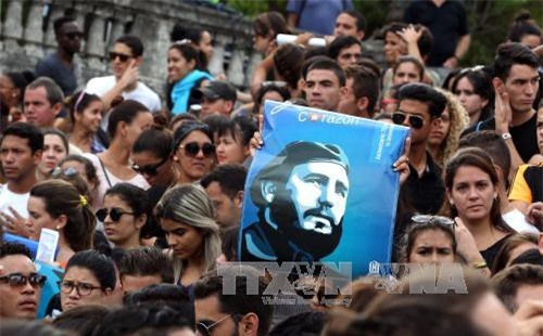Chủ tịch Fidel Castro qua đời: Người Cuba tưởng niệm lãnh tụ vĩ đại