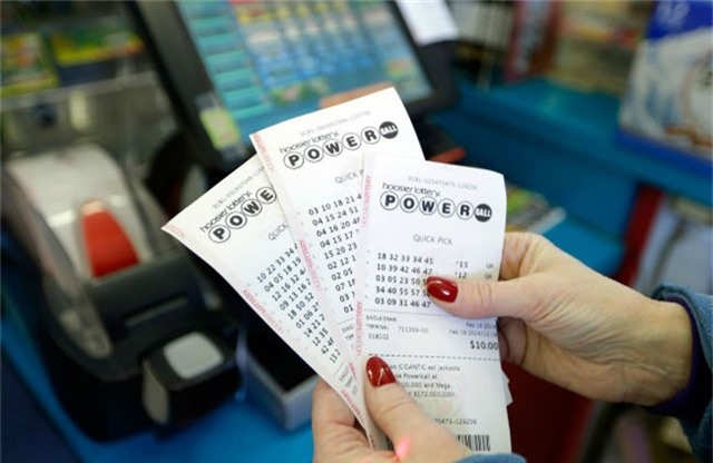 Những người trúng giải Jackpot hàng chục tỷ đồng mua hết bao nhiêu vé số?