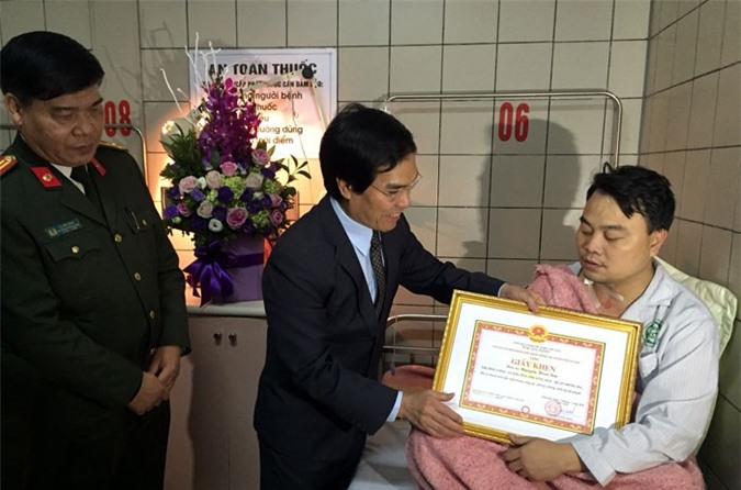 Vụ bắt cóc, đâm trưởng công an: Khen thưởng Trưởng công an phường