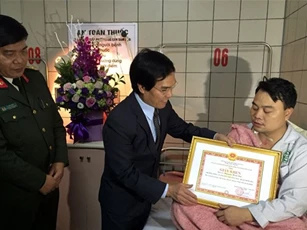 Vụ bắt cóc, đâm trưởng công an: Khen thưởng Trưởng công an phường