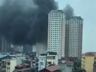 Cháy lớn ở KĐT Xa La: 10 người mắc kẹt được giải cứu kịp thời