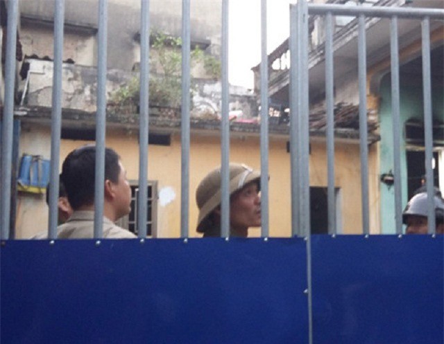 Hai v&#x1EE3; ch&#x1ED3;ng t&#x1EED; vong trong c&#x103;n nh&#xE0; ch&#xE1;y &#x1EDF; Nam &#x110;&#x1ECB;nh