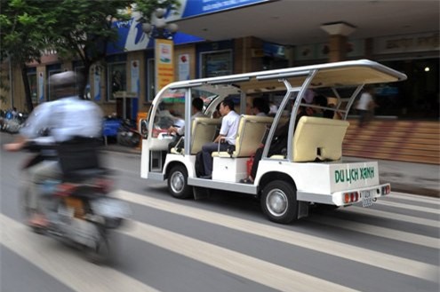 Cho thí điểm xe 4 bánh chạy xăng chở khách du lịch tại 11 tỉnh thành