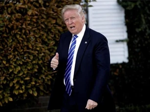 Donald Trump rút khỏi thương trường để "toàn tâm toàn ý" với Nhà Trắng