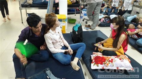 Hơn 120 công nhân ở Bình Phước nhập viện sau bữa tối