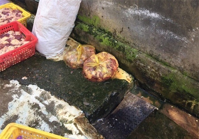 Kinh hoàng cơ sở kinh doanh trộn hàn the vào 400 kg thịt gà