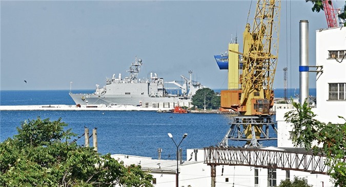 Mỹ điều 2 tàu đổ bộ mang trực thăng tiến vào Địa Trung Hải