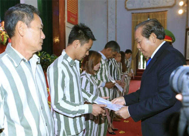 Thái Nguyên: 6 phạm nhân nước ngoài được nhận quyết định đặc xá