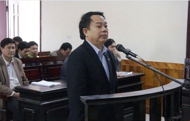 "Ăn chặn" tiền đền bù, 7 bị cáo trả giá 57 năm tù