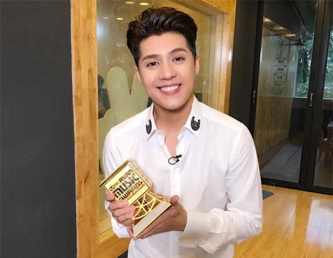 Noo Phước Thịnh giành giải Best Asian Artist tại MAMA 2016