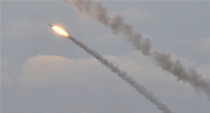 Người Ukraine hưng phấn sau khi phóng tên lửa gần Crimea