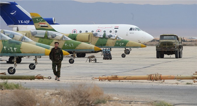 Syria: Phe nổi dậy bắn hạ chiến cơ quân chính phủ, 2 người tử nạn