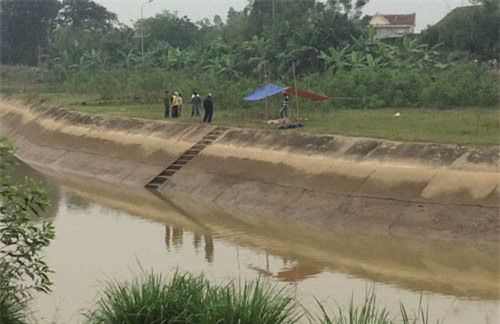 Thanh niên nghi bị sát hại, thả trôi sông ở Nghệ An