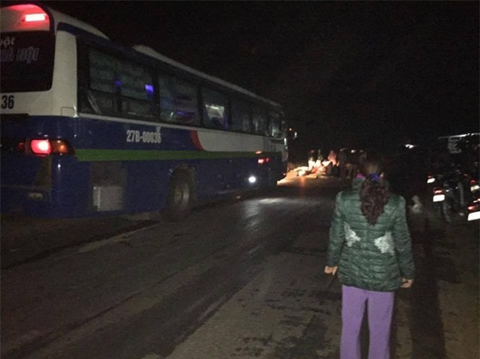 Xe khách tông xe máy, cặp trai gái tử vong tại chỗ