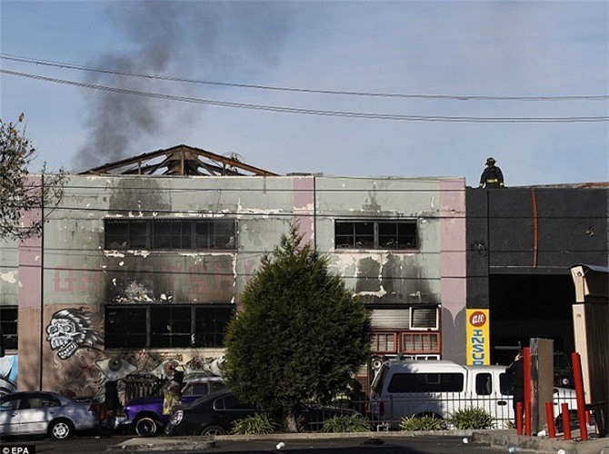 Cháy nhà kho tại Oakland, Mỹ: Thông tin mới nhất