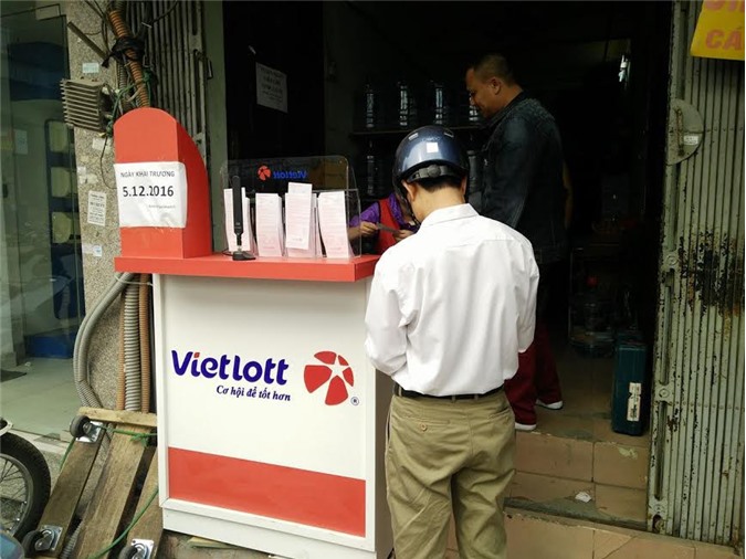 Chính thức mở bán tại Hà Nội: Xổ số Vietlott "hút" người chơi