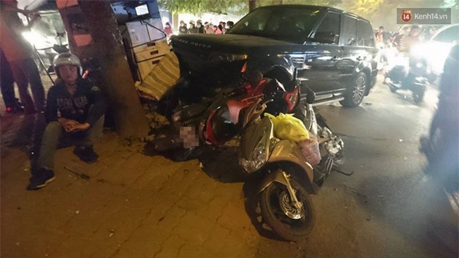 "Xế sang" Range Rover gây tai nạn liên hoàn, 3 người bị thương