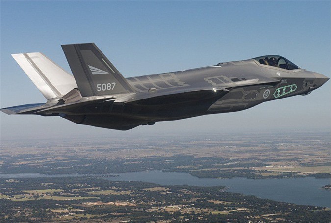 Chiến đấu cơ F-35 từ boong tàu sân bay Mỹ mạnh đến cỡ nào?