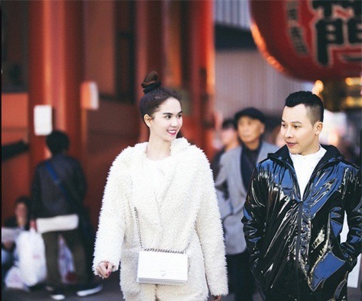 Ngọc Trinh cười rạng rỡ, "tung tăng" ở Nhật Bản