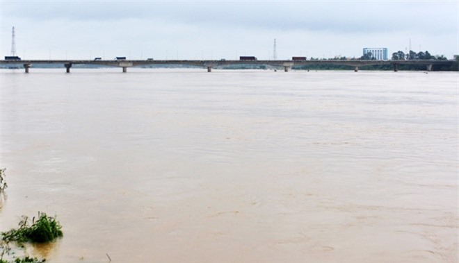 Bình Định: Hai học sinh lớp 8 bị lũ cuốn tử vong