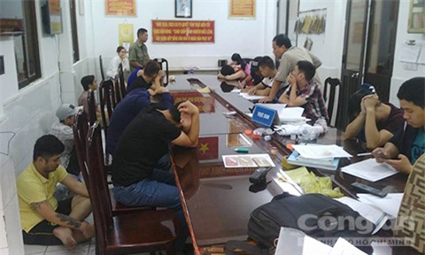 Hàng chục dân chơi phê ma túy trong khách sạn có "mật khẩu" 