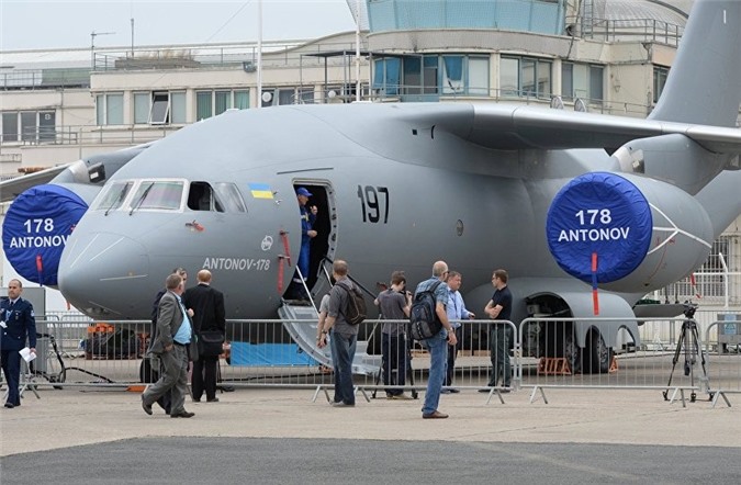 Hãng máy bay Antonov muốn làm Air Force One cho ông Trump