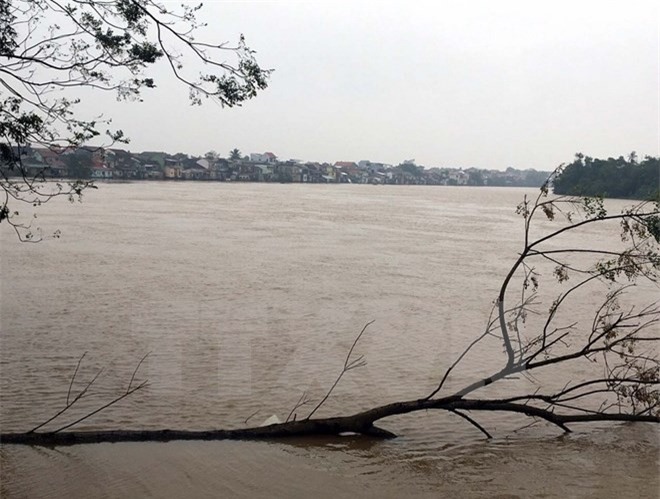 Mưa lũ miền Trung: Lũ trên các sông đang lên
