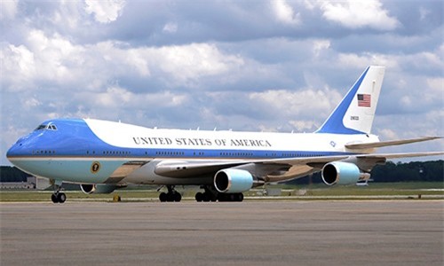 Air Force One bị chê quá đắt, Boeing lập tức điện đàm với Donald Trump