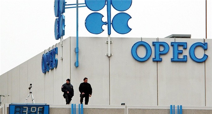 Các nước ngoài OPEC đồng ý giảm khai thác hơn 600.000 thùng dầu