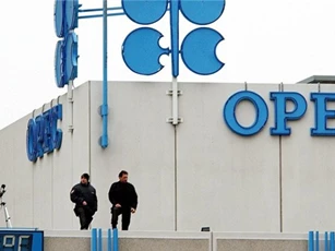 Các nước ngoài OPEC đồng ý giảm khai thác hơn 600.000 thùng dầu